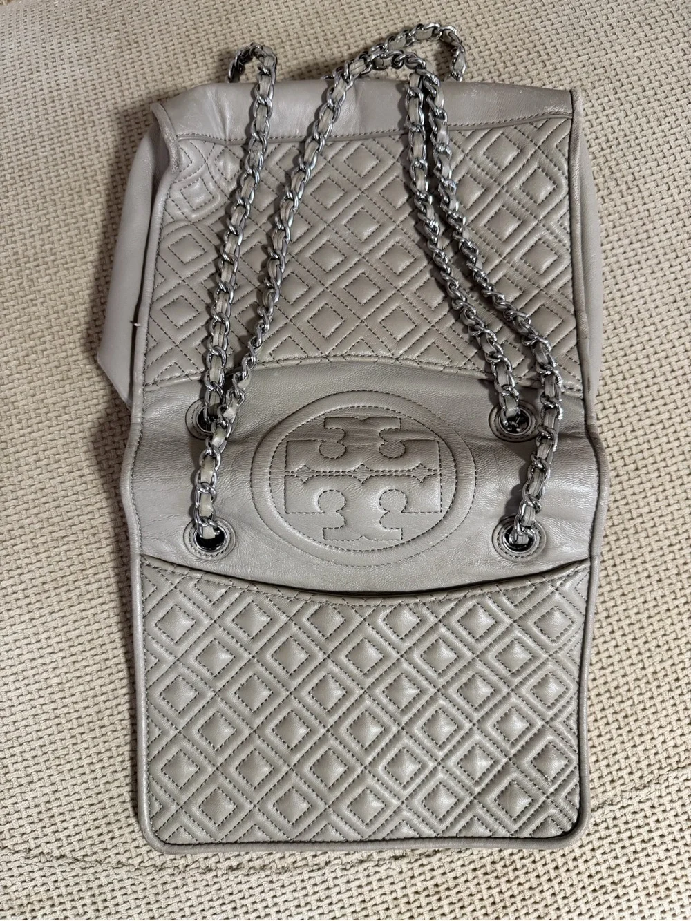 Tory Burch Fleming Quilted Leather Chain Shoulder Bag | Taupe Gray
